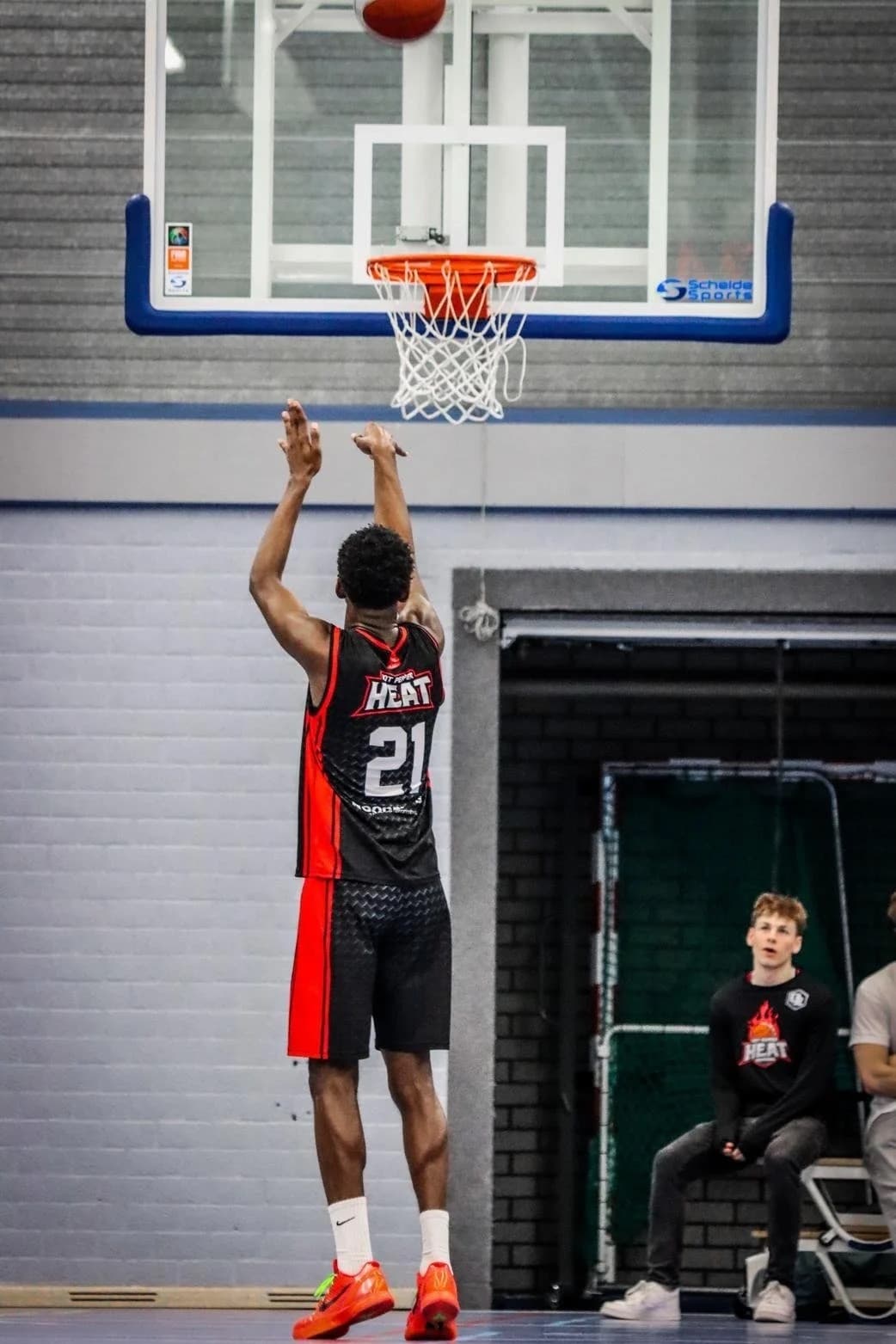 Graciano Comvalius photo 2