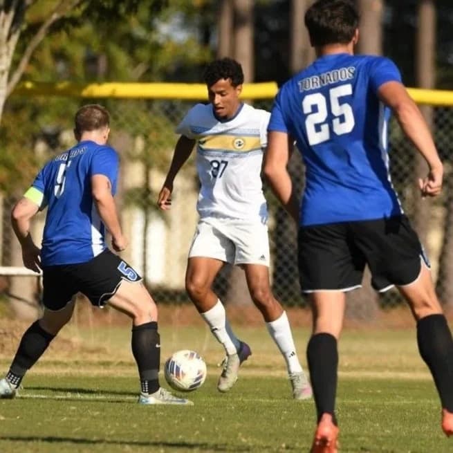 Max Robert Diaz Elizarde photo 3